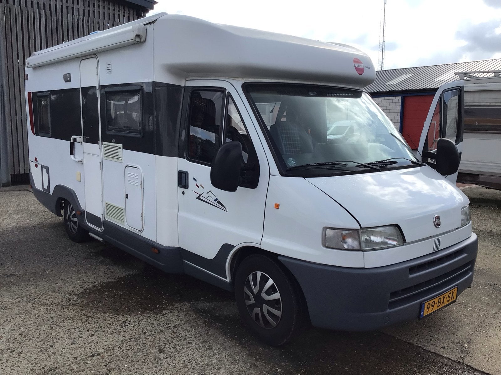 Bürstner integraal Camper - Compact en Compleet, Caravans en Kamperen, Campers, Standaard zit, Alkoof, Fiat, Tot en met 3