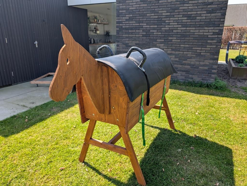 Voltige Paard / Turnpaard / turnbok / voltige bok, Ophalen, Zo goed als nieuw