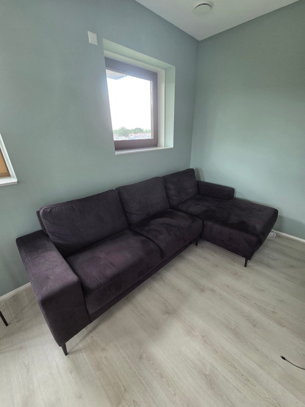Comfortabele donkergrijze hoekbank met chaise longue, Huis en Inrichting, Banken | Bankstellen, Ophalen, 250 tot 300 cm, Gebruikt