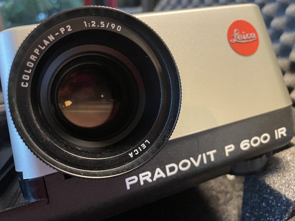 Leica diaprojector Pradovit 600 IR, Ophalen of Verzenden, Zo goed als nieuw