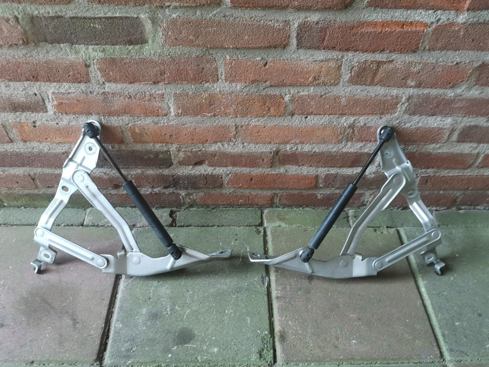 Audi TT 1.8 8N mk1 motorkap gasveren/scharnieren, Ophalen of Verzenden, Audi