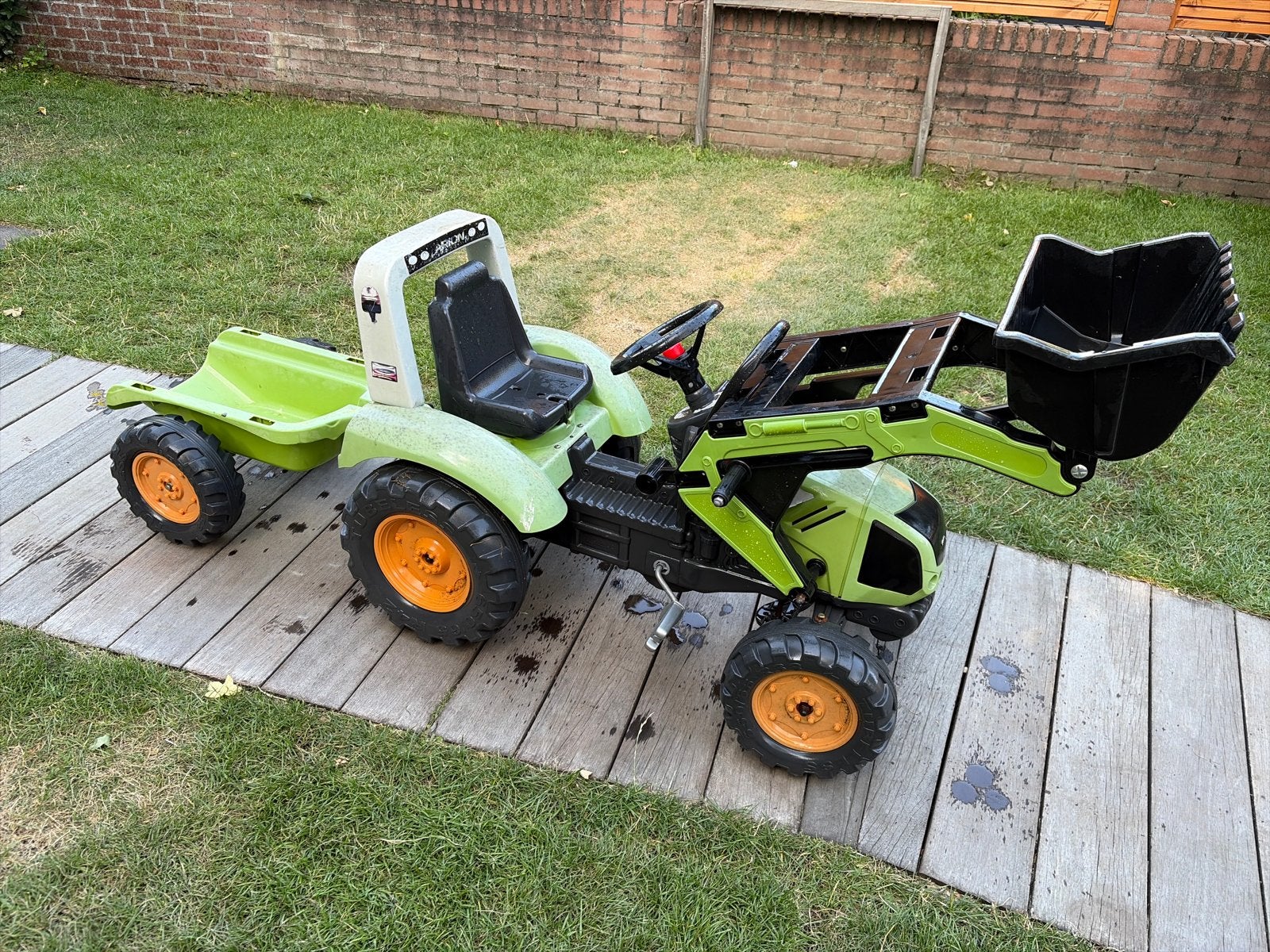 Kinder tractor met aanhanger en voorlader, Ophalen, Gebruikt