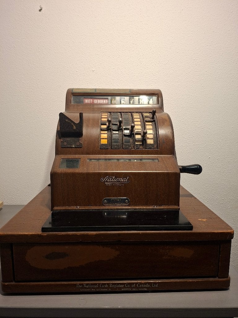 Oude kassa, Ophalen