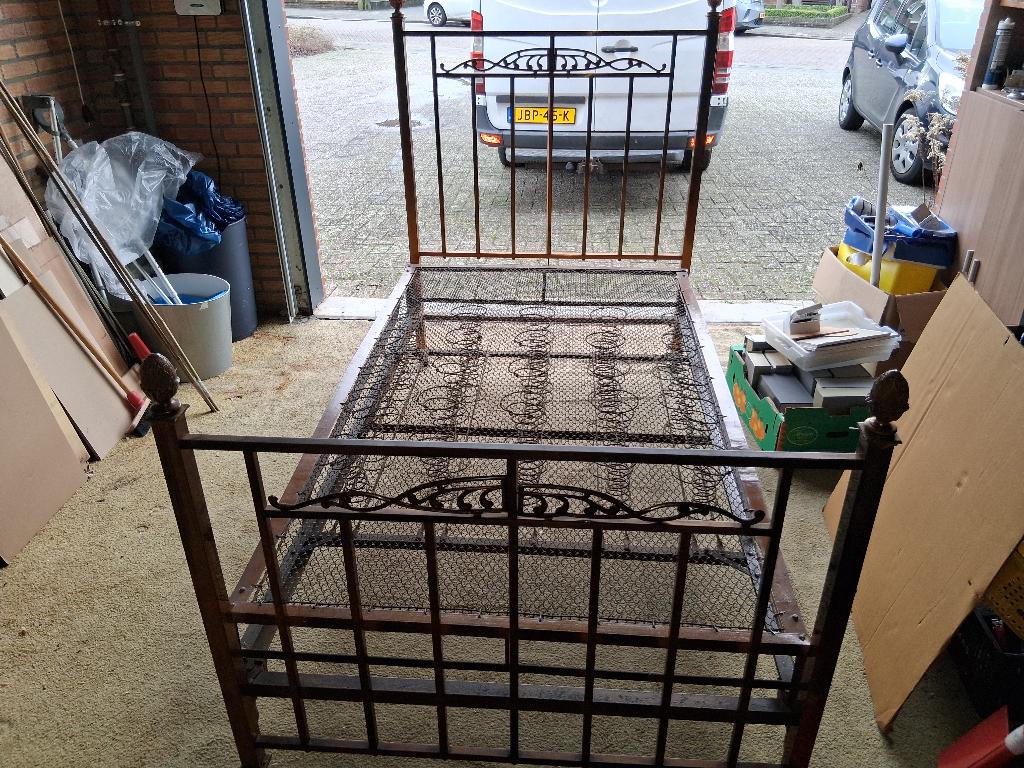 Frans antiek messing spijlen bed, Antiek en Kunst, Ophalen
