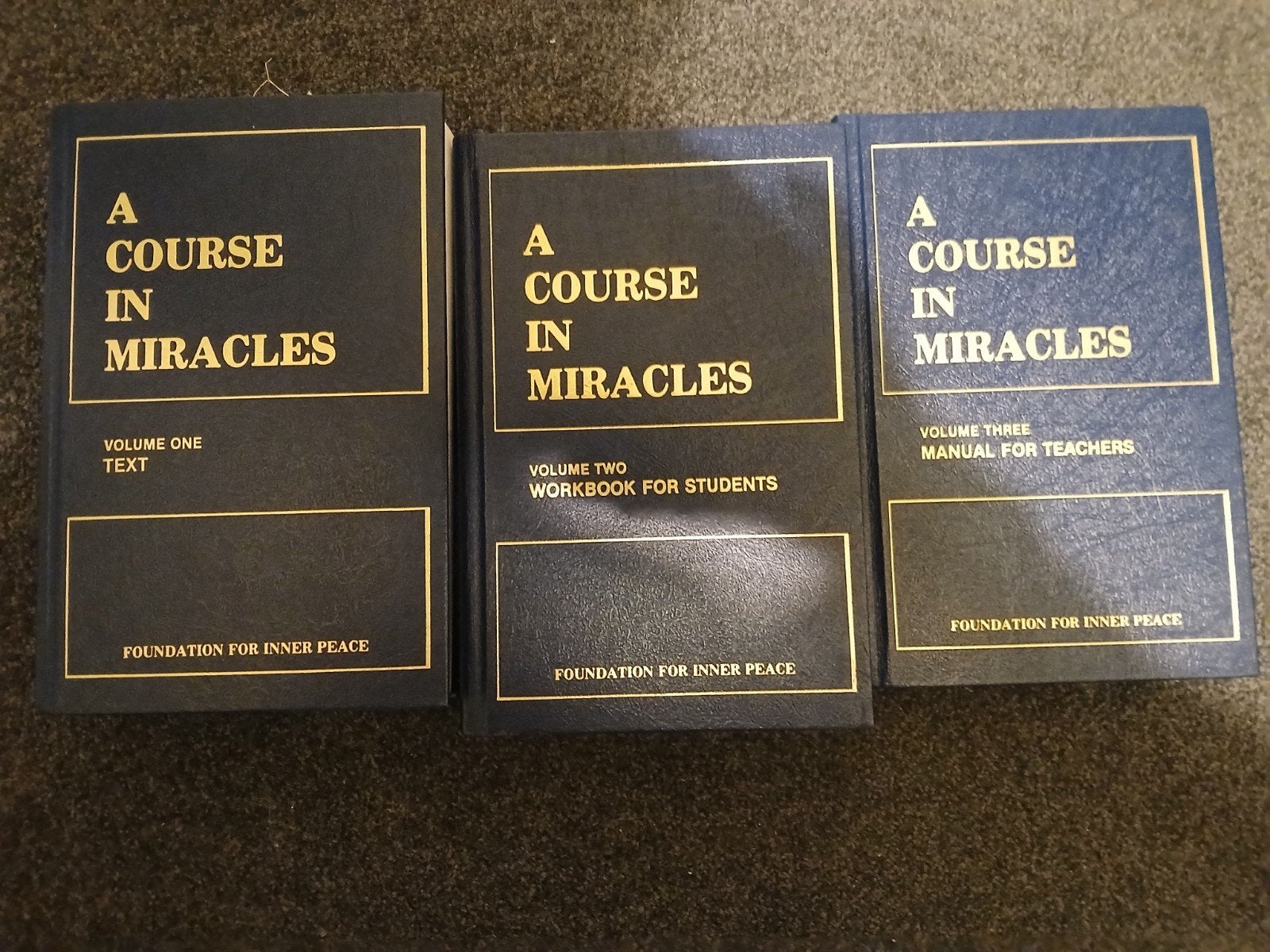 A Course in Miracles 3 delen, Boeken, Ophalen of Verzenden, Gelezen, Spiritualiteit algemeen, Overige typen