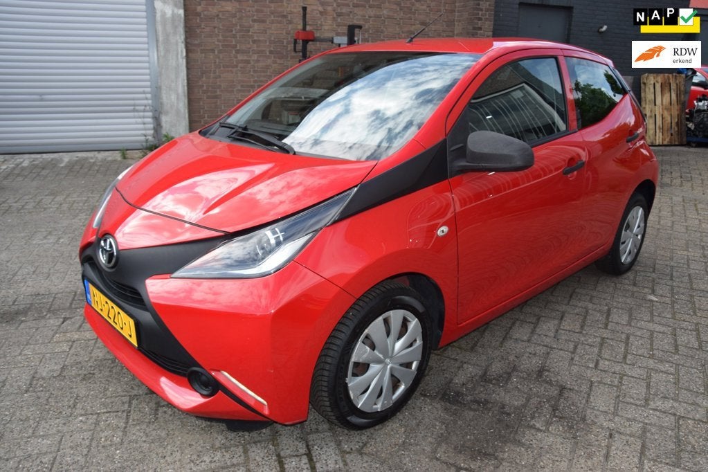 Toyota Aygo 1.0 VVT-i x-now, Voorwielaandrijving, Gebruikt, Euro 6, 4 stoelen