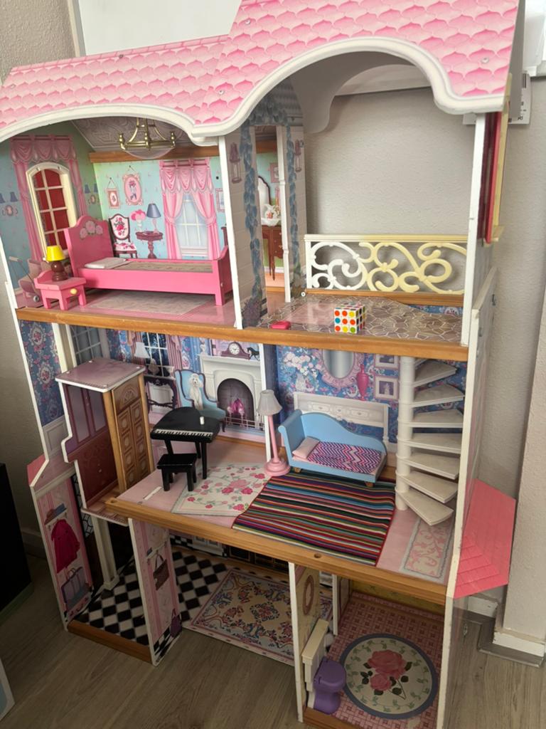 Poppenhuis, Ophalen, Zo goed als nieuw, Toebehoren
