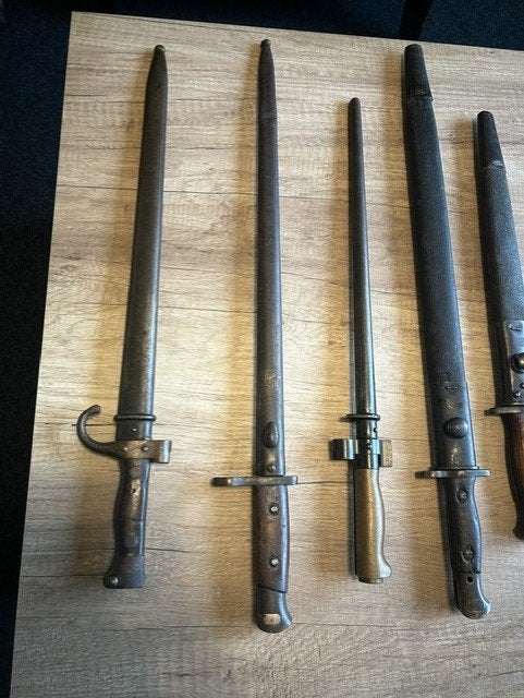 Verschillende Bajonetten, Ophalen of Verzenden, Landmacht, Nederland, Mes of Dolk