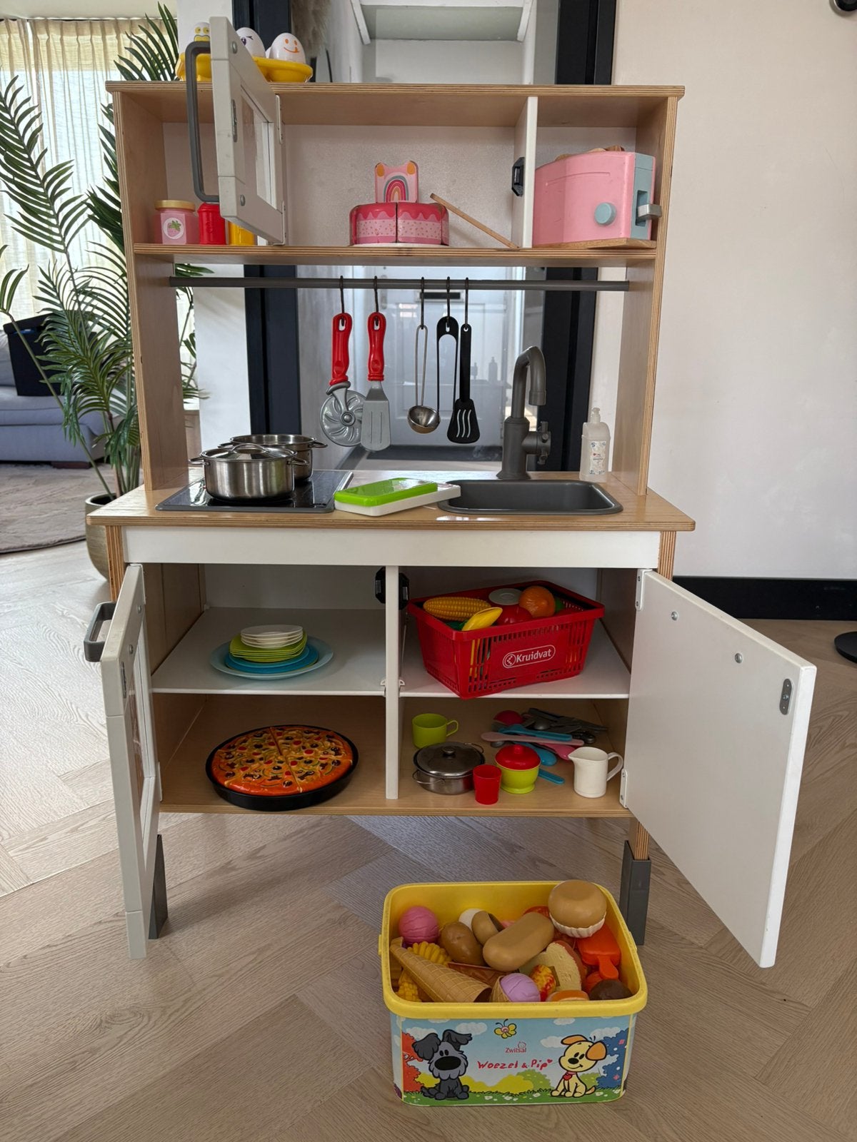 Speelgoedkeuken incl accessoires, Ophalen, Zo goed als nieuw