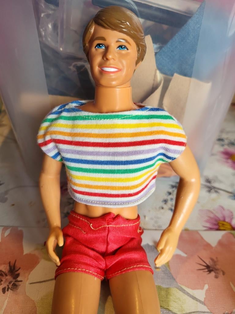 Barbie mattel ken tnt, Verzamelen, Poppen, Ophalen of Verzenden, Zo goed als nieuw, Pop