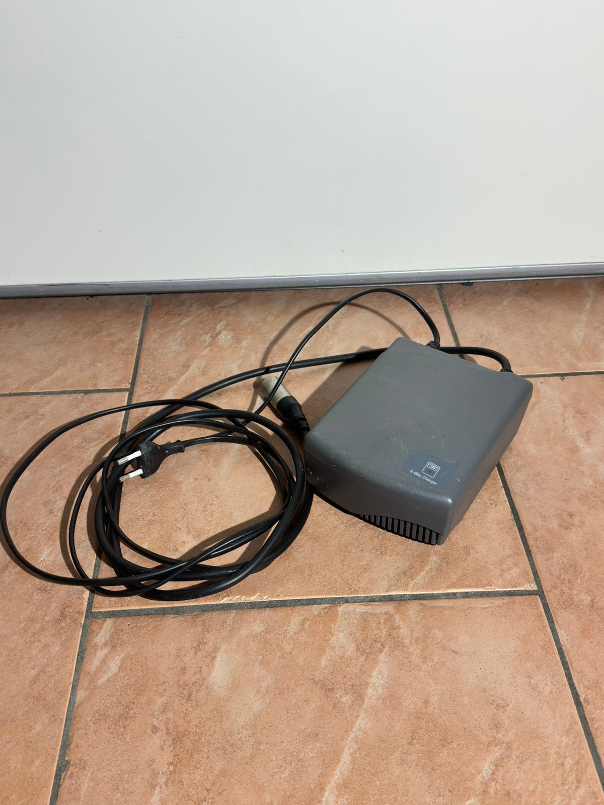 Originele Sparta ION acculader / oplader 24V / 29V XLR 3pins, Fietsen en Brommers, Ophalen of Verzenden, Zo goed als nieuw, Frame