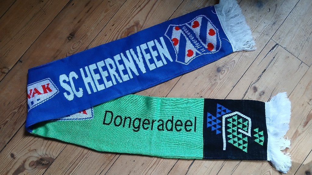Voetbalsjaals: sc Heerenveen-AZ / Dongeradeel, Verzamelen, Ophalen, Nieuw, Overige binnenlandse clubs, Vaantje of Sjaal