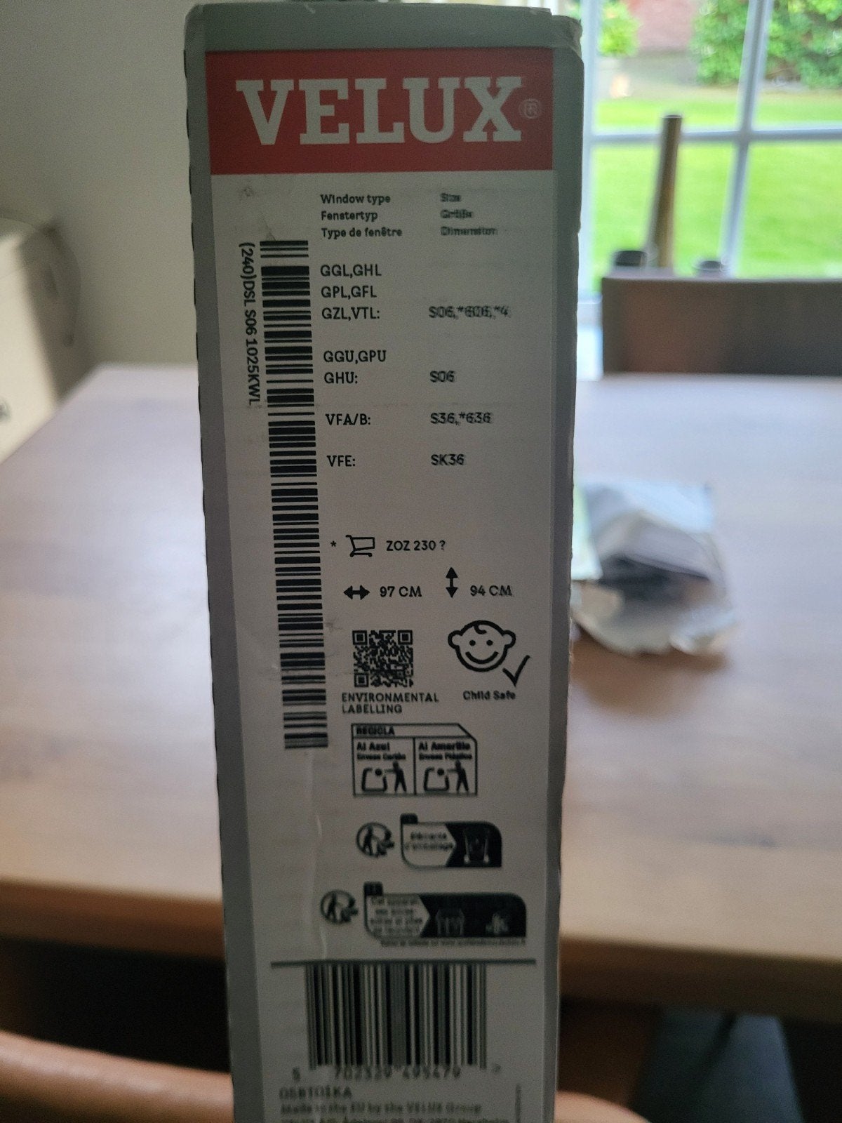 Velux verduisterend rolgordijn DSL S 06 op zonne-energie, Ophalen
