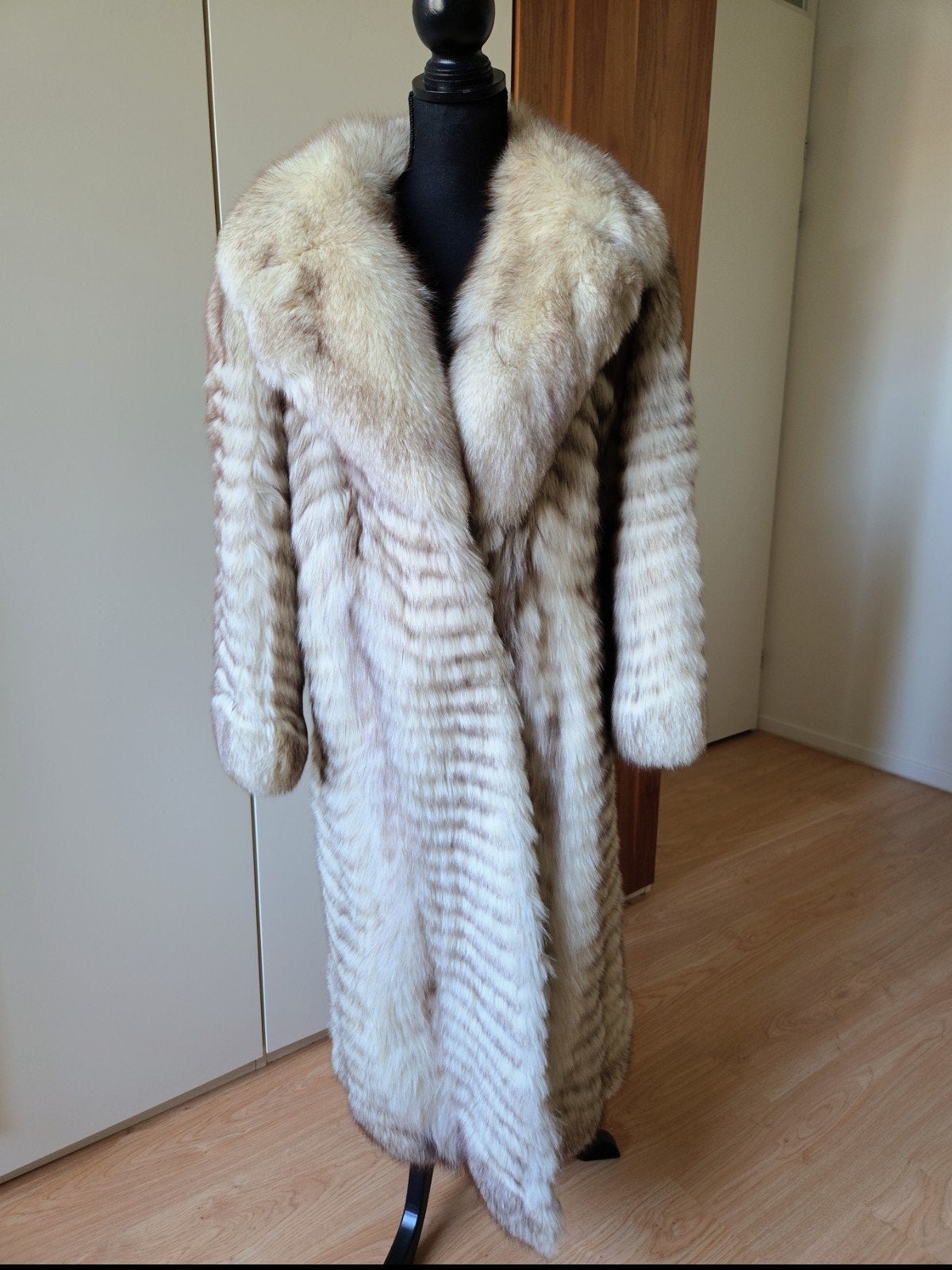 Vossenvacht Bontjas maat M - L, Ophalen of Verzenden, Zo goed als nieuw, Maat 38/40 (M), Beige