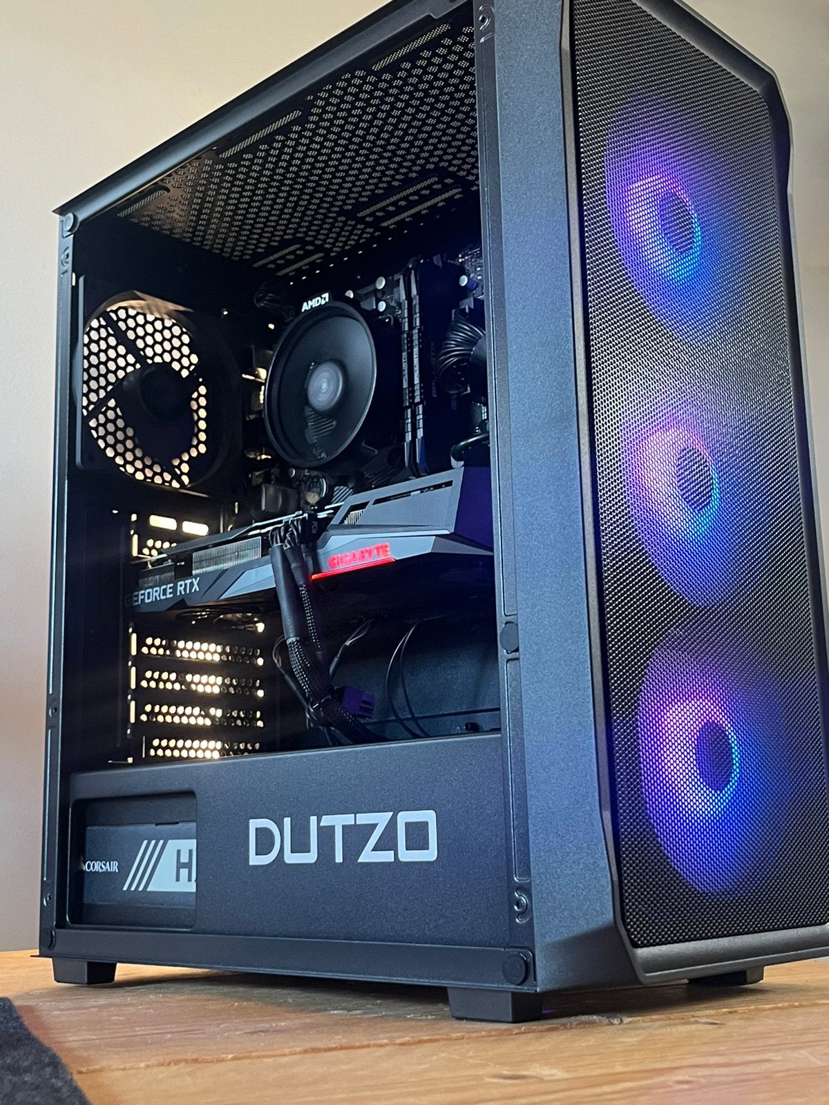 Foto 5 van Gaming PC | RTX 3060 TI | R7 3800X | 16GB | M.2 SSD