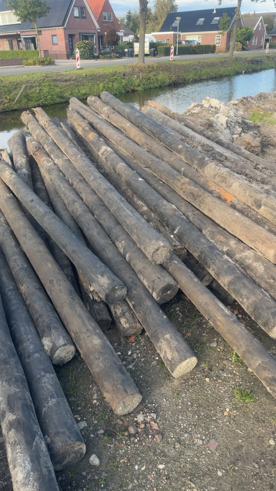 Ronde Palen 10 euro per stuk, Ophalen, Zo goed als nieuw, 250 cm of meer, Balken