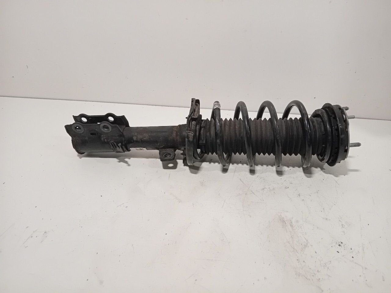 Veerpoot links voor Ford Fiesta, Onderdelen@venauto.nl, Van der Ven Autorecycling B.V., Gebruikt, Ettenseweg 76, 4706 PB Roosendaal, The Netherlands