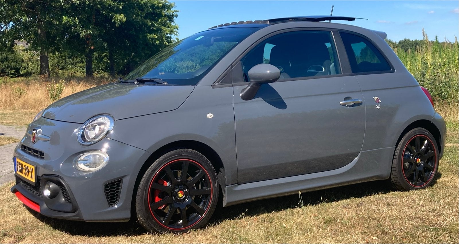 Fiat 500 1.4 T-jet Abarth 595 107KW 2016 Grijs, Auto's, Voorwielaandrijving, 145 pk, Stof, Zwart