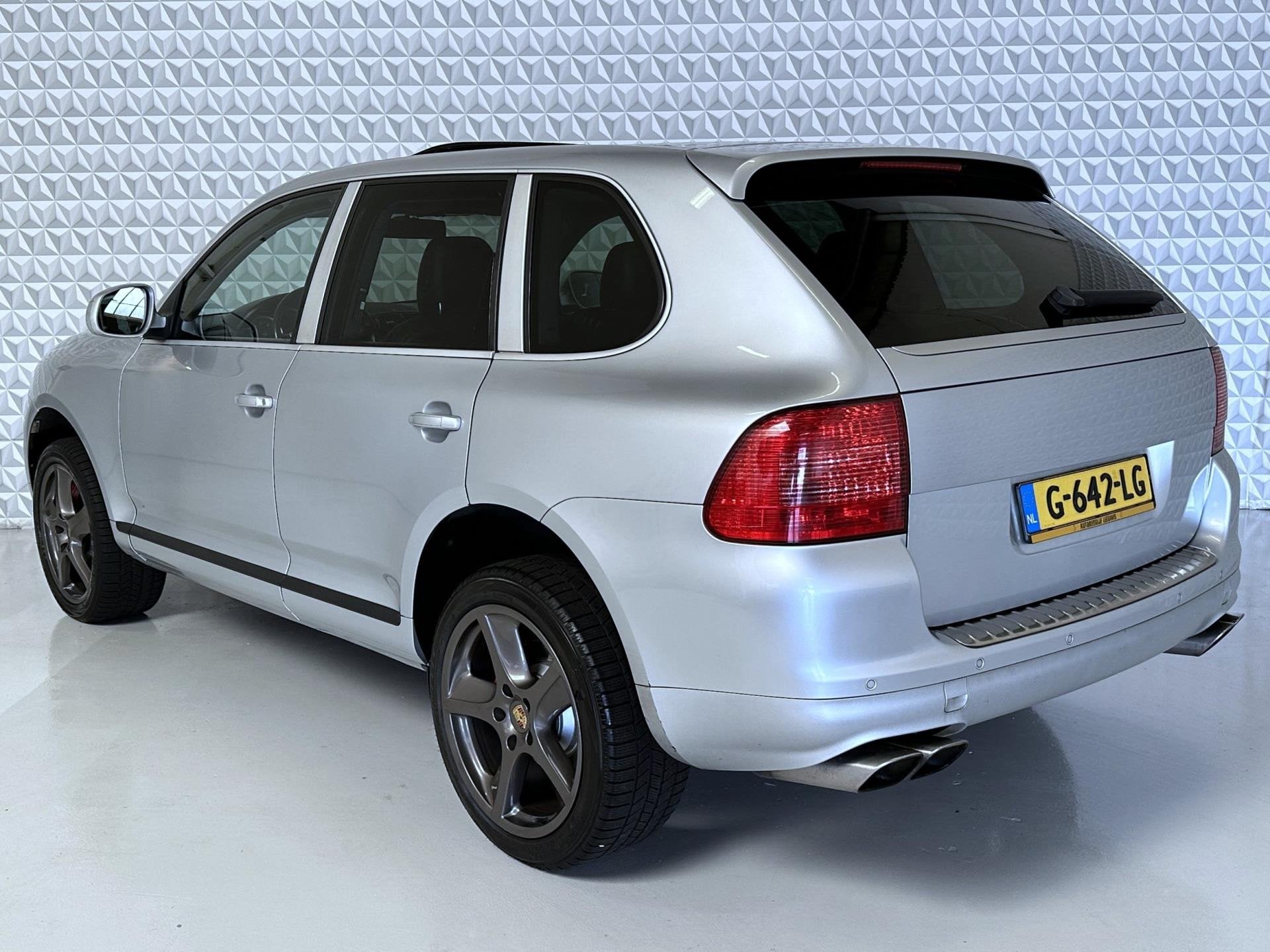 Porsche Cayenne 4.5 Turbo Schuifdak + Trekhaak + Navigatie +, Auto's, Porsche, Automaat, Cayenne, Gebruikt, Leder