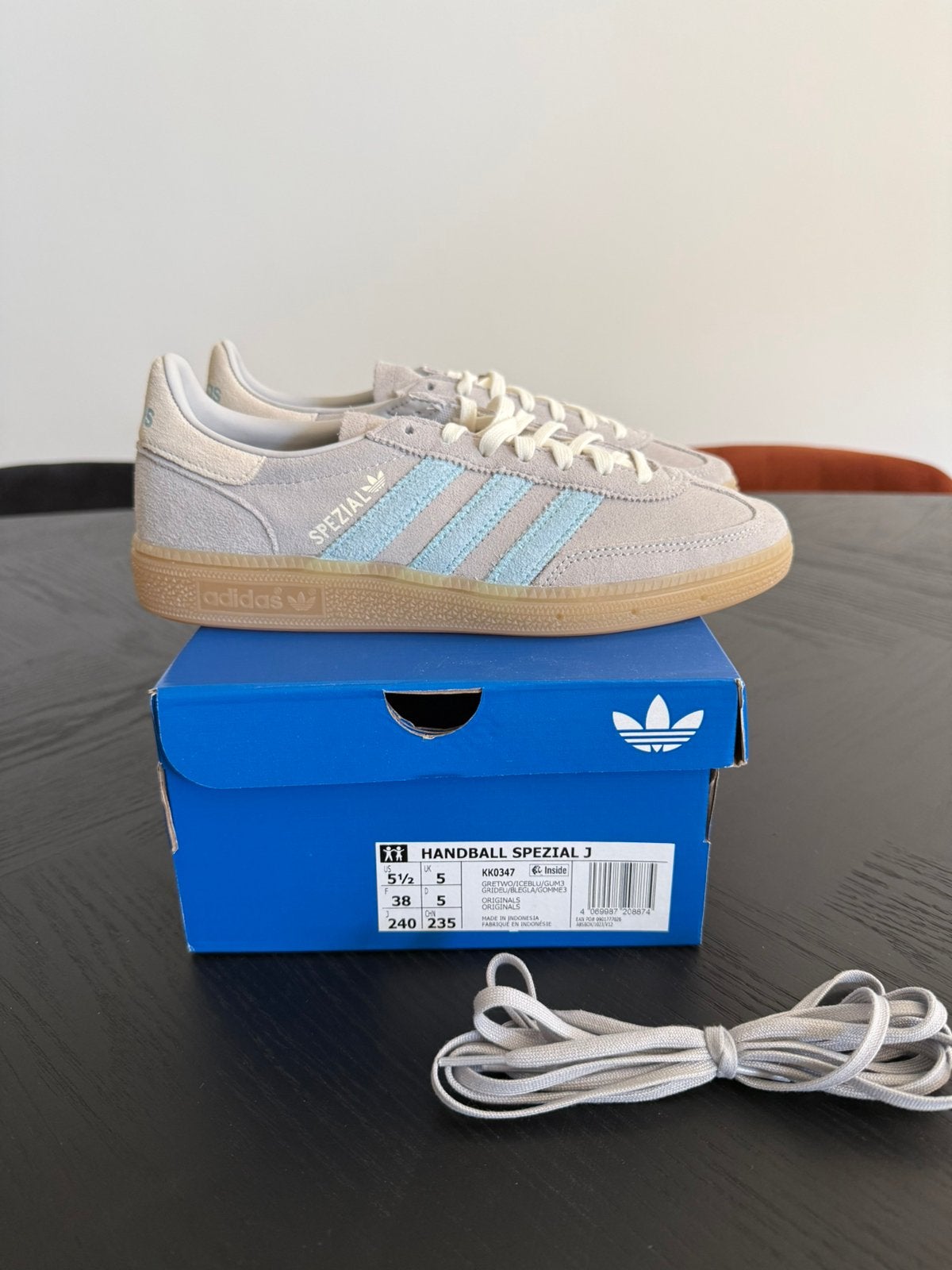 Adidas Handball Spezial | Nieuw!, Beige, Nieuw, Ophalen of Verzenden, Sneakers of Gympen