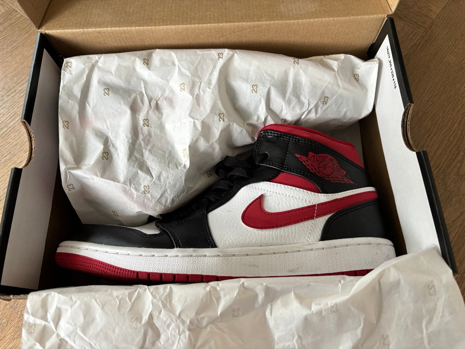 Nike Air Jordan 1 Mid - White/Gym Red-Black (Maat 42.5), Ophalen of Verzenden, Gedragen, Overige kleuren, Sneakers of Gympen