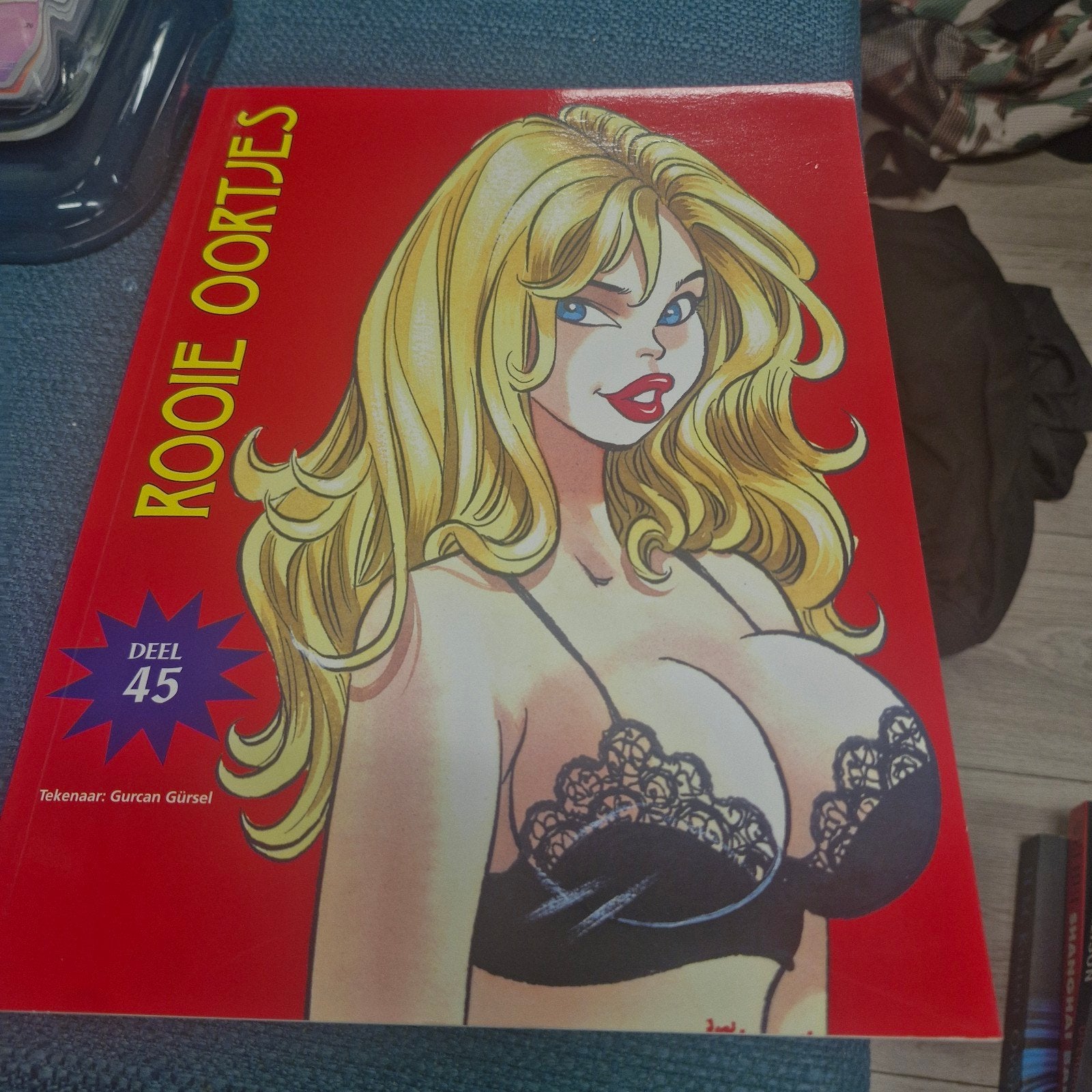 Rooie Oortjes Deel 45 - Stripboek door Gurcan Gürsel