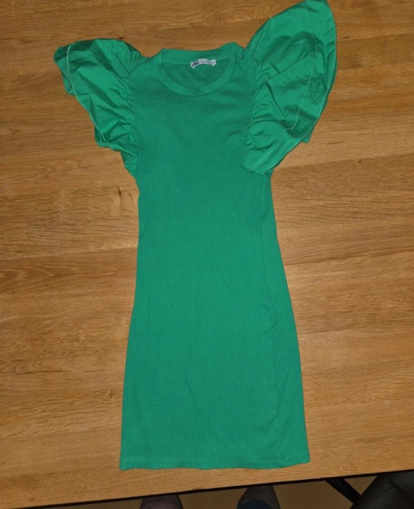 Zara Groene Jurk Maat 36 (S) met Ruches, Zara, Ophalen of Verzenden, Maat 36 (S), Gedragen