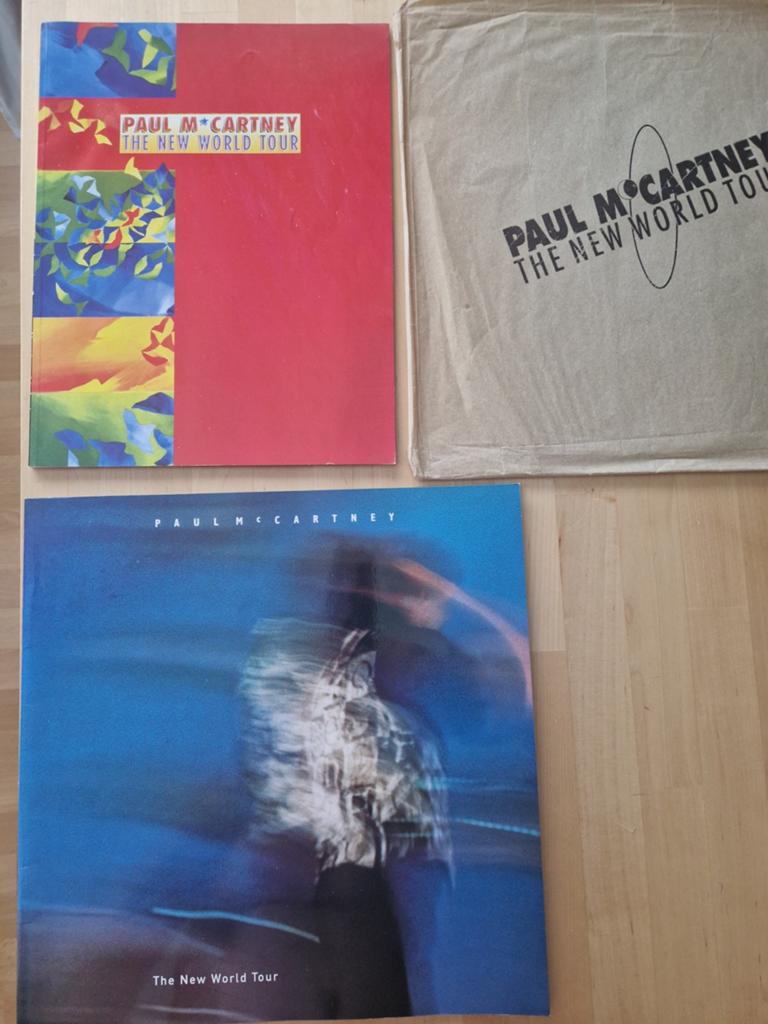 Paul McCartney The New World Tour Programma 2 Boeken 1993, Boeken, Ophalen of Verzenden, Gelezen, Artiest, Paul McCartney