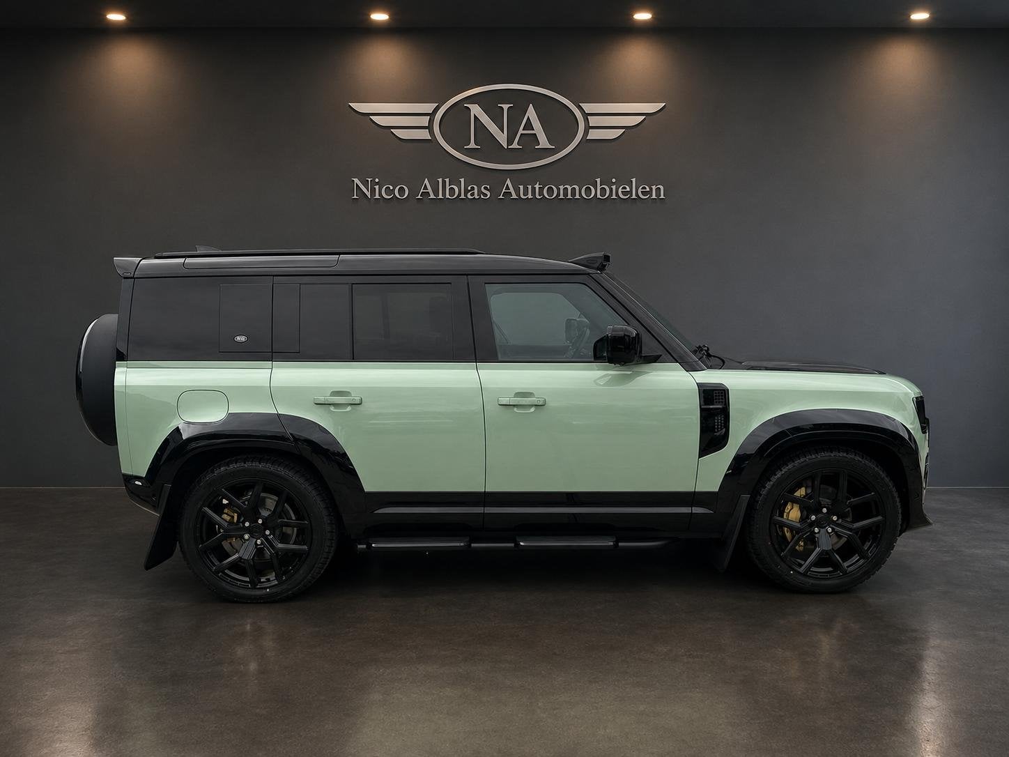 Land Rover Defender 110 2.0 P400e 110 75th Anniversary Limit, Auto's, Automaat, Gebruikt, Euro 6, 4 cilinders