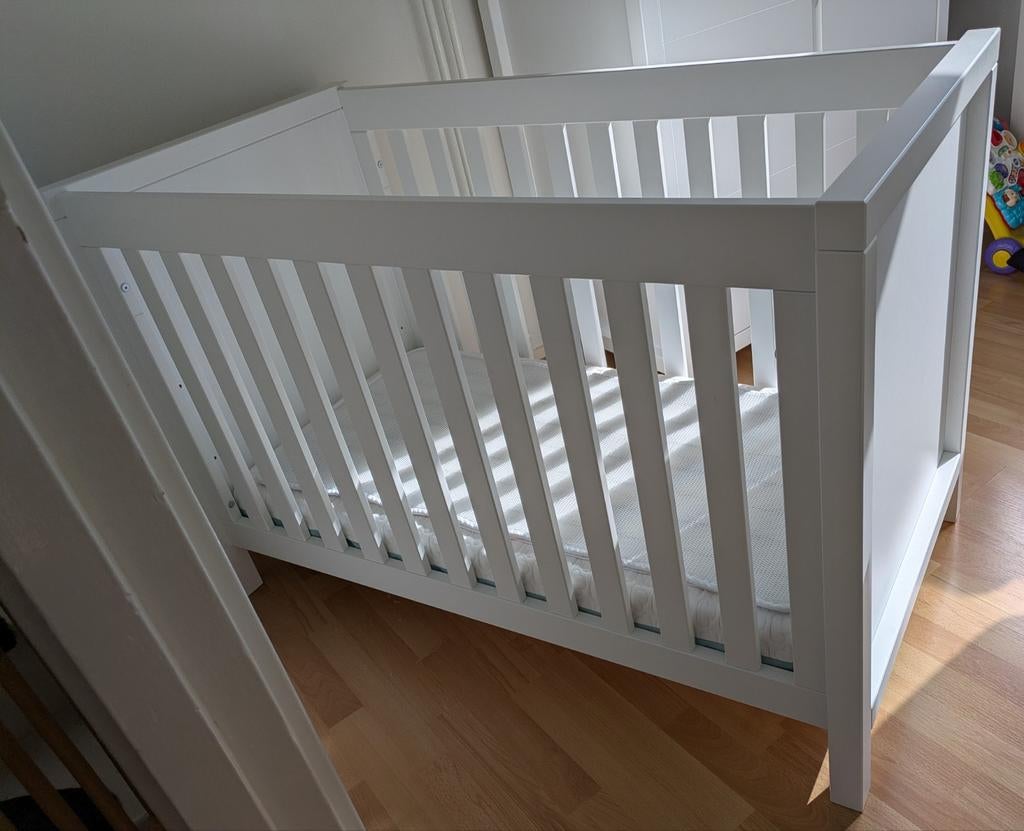 Europe Baby Atlantic Ledikant met Aerosleep matras, Ophalen of Verzenden, Zo goed als nieuw, Ledikant