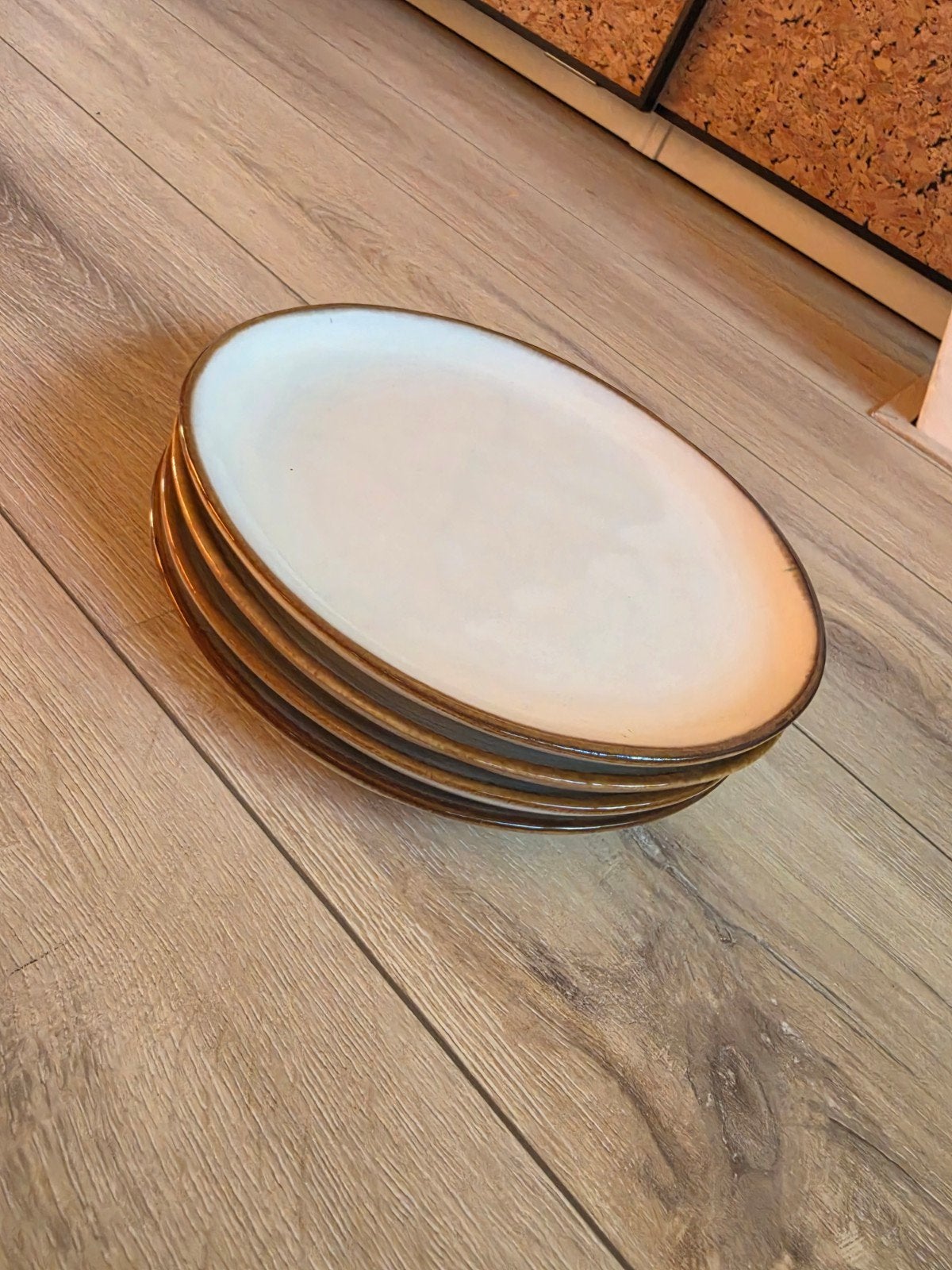 Xenos Yara Servies: Witte Ontbijtborden (4 stuks), Overige merken, Ophalen of Verzenden, Zo goed als nieuw, Bord(en)