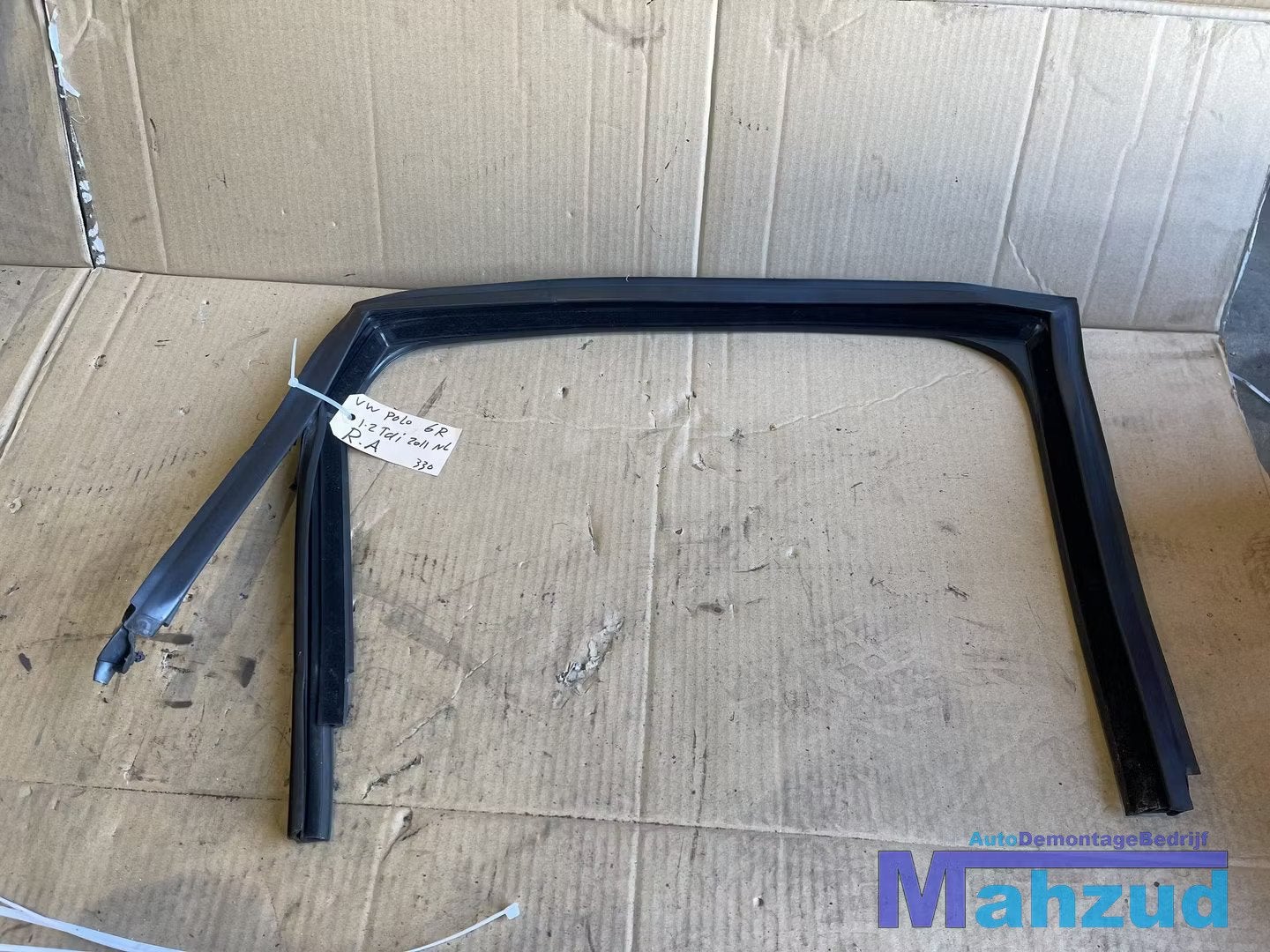 VW POLO 6R Rechts achter raamrubber 2009-2017, Gebruikt, Volkswagen, Volkswagen AG, Berliner Ring 2
38440  Wolfsburg, DE