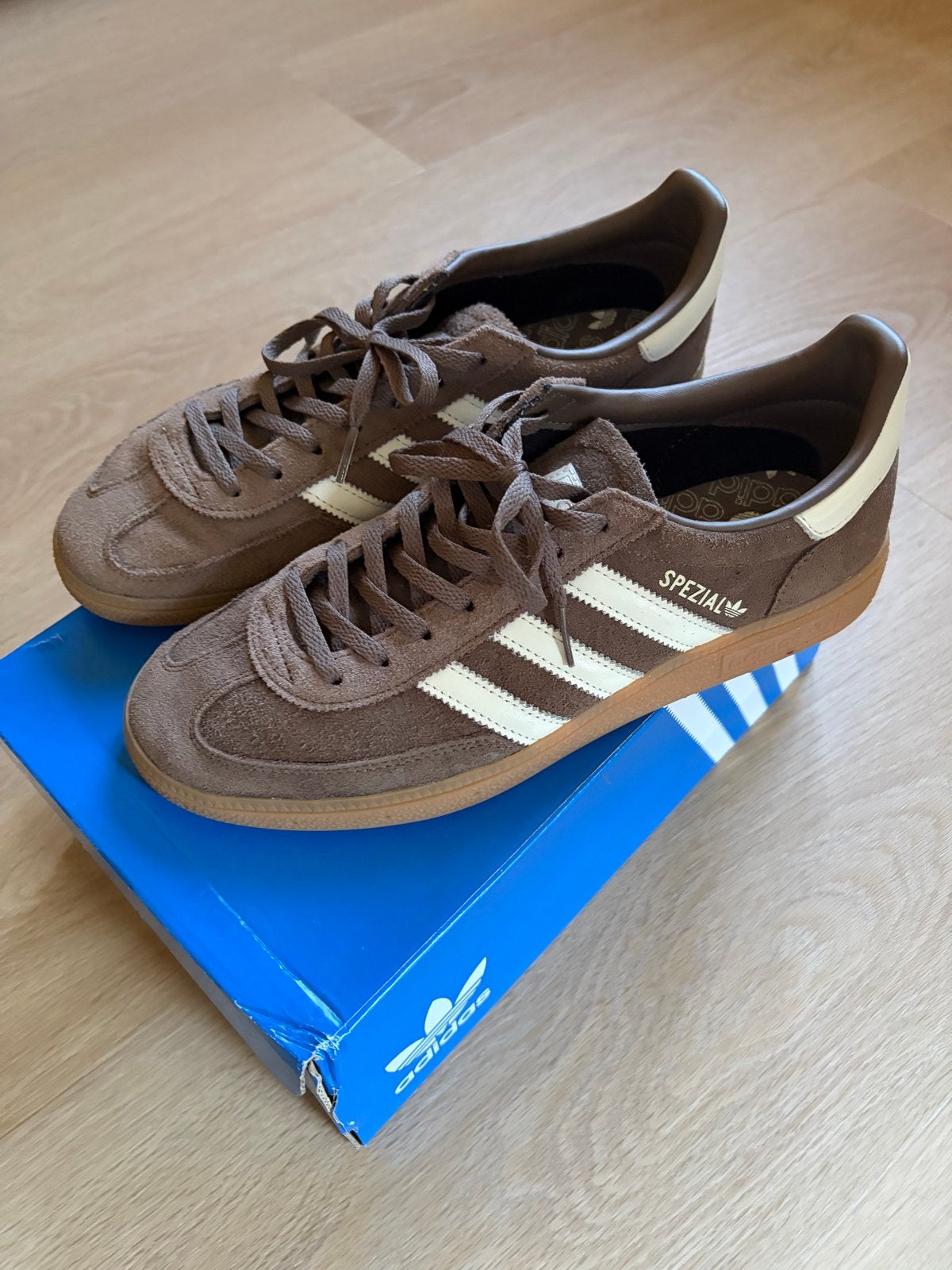 Adidas Handball Spezial W – bruin – maat 42 2/3, Bruin, Ophalen of Verzenden, Sneakers of Gympen, Zo goed als nieuw