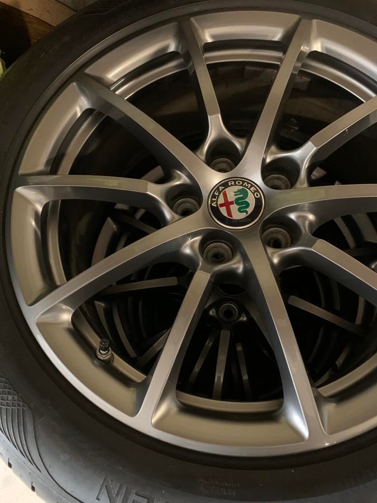 Alfa Romeo LM VELGEN 17 INCH SUPER(420) GIULIA + zomerbanden, Ophalen, Gebruikt, Alfa Romeo