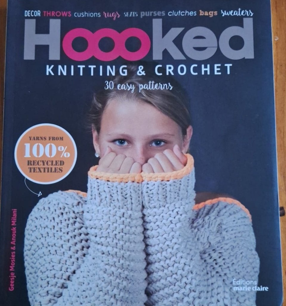 Hooked knitting en crochet editions marie claire, Verzenden, Zo goed als nieuw, Breien of Haken, Patroon of Boek