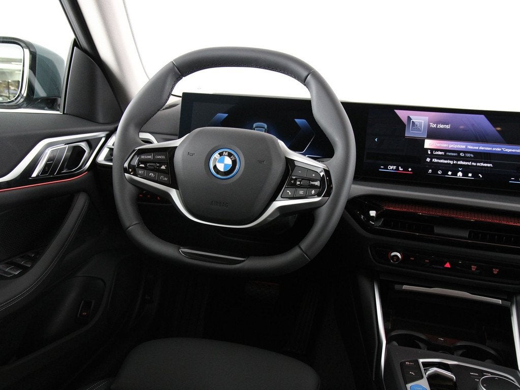 BMW i4 eDrive35 70 kWh Business Edition (bj 2026, automaat), Auto's, BMW, Achterwielaandrijving, Zwart, Met garantie (alle), 502 km