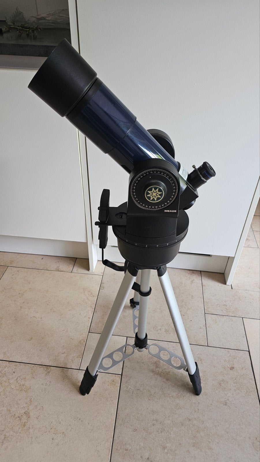 Meade ETX-70 Computer gestuurde Telescoop, Lenzentelescoop (refractor), Met statief, Ophalen of Verzenden, Zo goed als nieuw