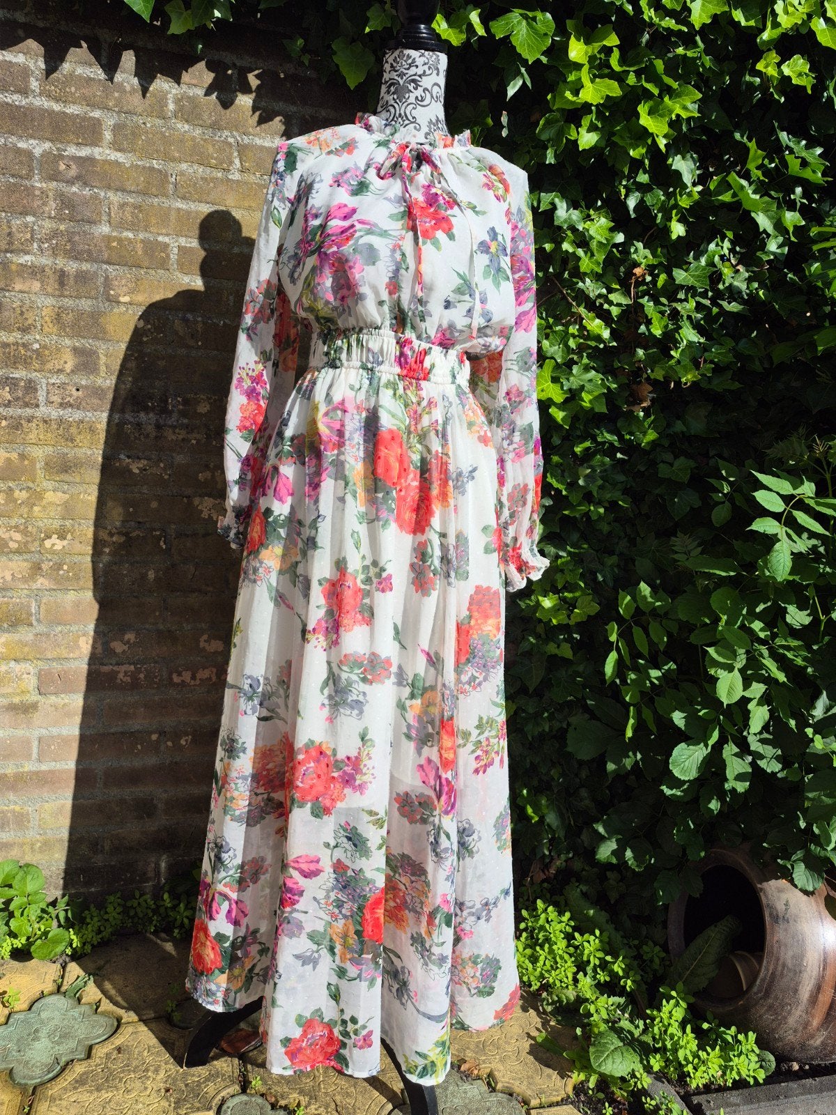 Maxi jurk met bloemenprint en lange mouwen, Maat 38/40 (M), Meerkleurig, Ophalen of Verzenden, Onder de knie