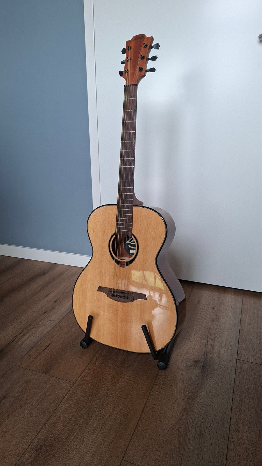 LAG Tramontane T80A Western gitaar met accessoires, Muziek en Instrumenten, Ophalen, Zo goed als nieuw, Western- of Steelstringgitaar