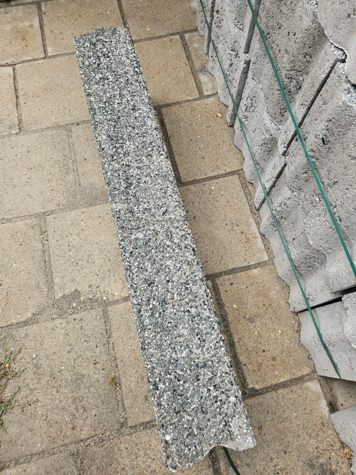 betonband 15x25x100 grijs structuur
