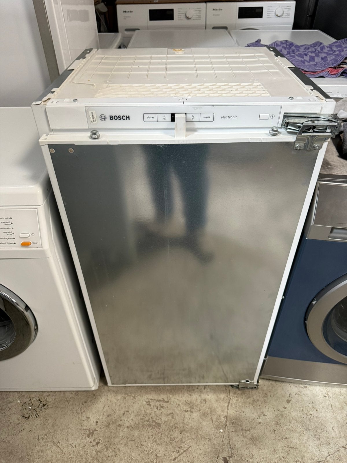 Bosch Serie6 KIR31SDF0 Inbouwkoelkast 172L Zo Goed Als Nieuw, Witgoed en Apparatuur, Vriezers en Diepvrieskisten, Nl-infocentrum-bosch@bshg.com