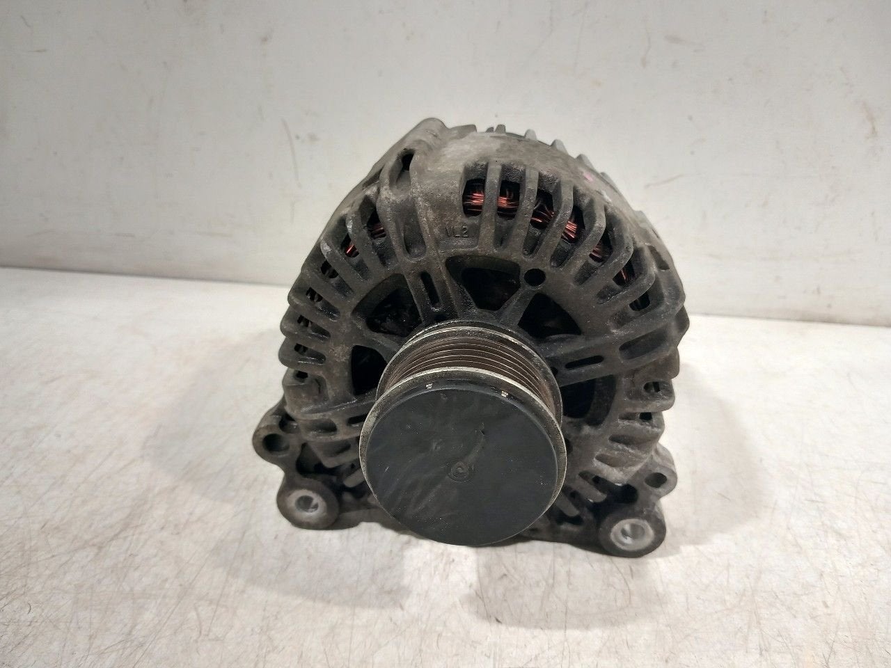 Dynamo Volkswagen Golf, Van der Ven Autorecycling B.V., Gebruikt, Ettenseweg 76, 4706 PB Roosendaal, The Netherlands, Herkomst onderdeel bekend
