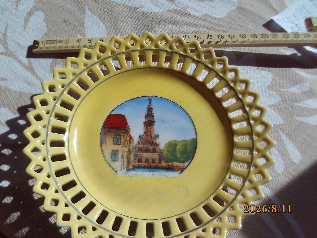 Alkmaar De Waag souvenir schaaltje antiek porselein wit geel, Ophalen of Verzenden