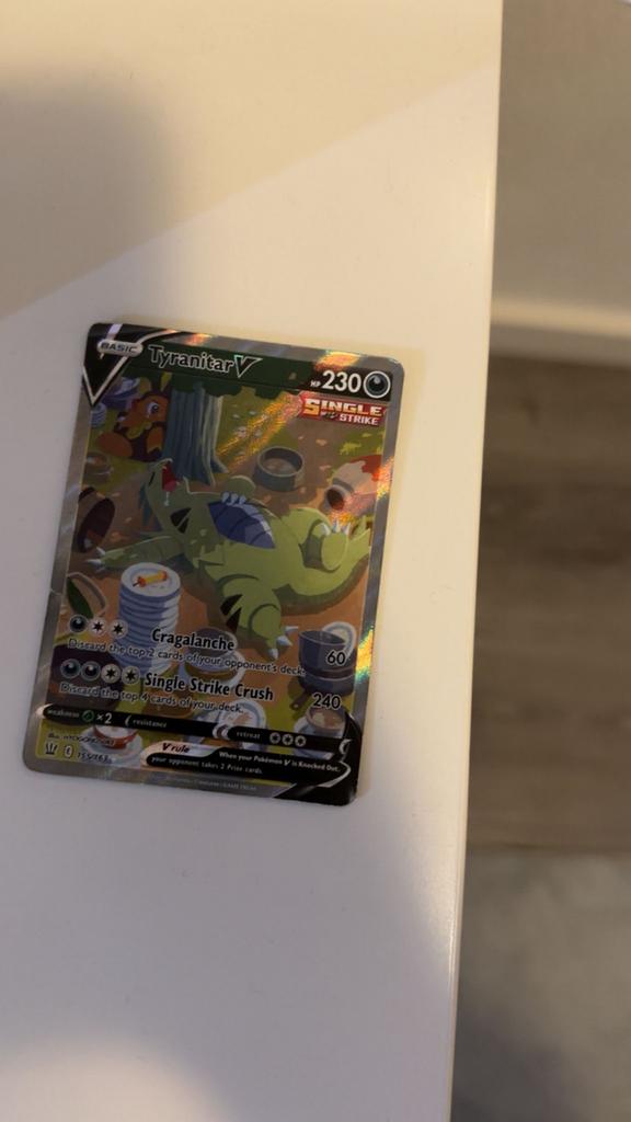 Tyranitar V (Single Strike) Pokémon Kaart - Middelmatige Sta, Ophalen of Verzenden, Gebruikt, Losse kaart