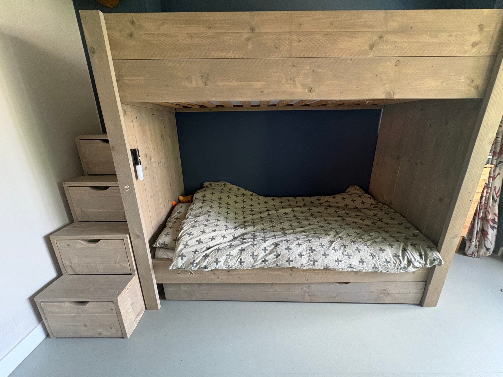 Stoer stapelbed van steigerhout met 3 slaapplekken, Ophalen, 90 cm, Tweepersoons, Zo goed als nieuw
