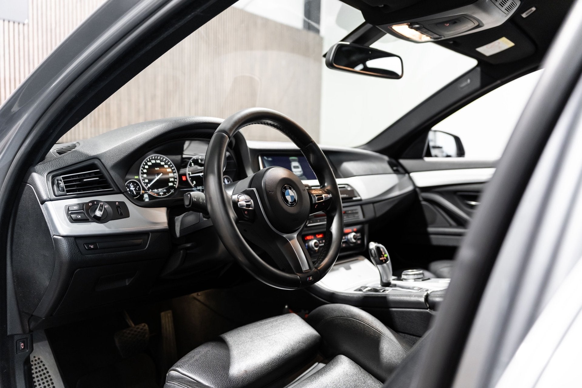 Foto 11 van BMW 5-serie High Executive M Sport | HUD | ACC | Leder | Aut