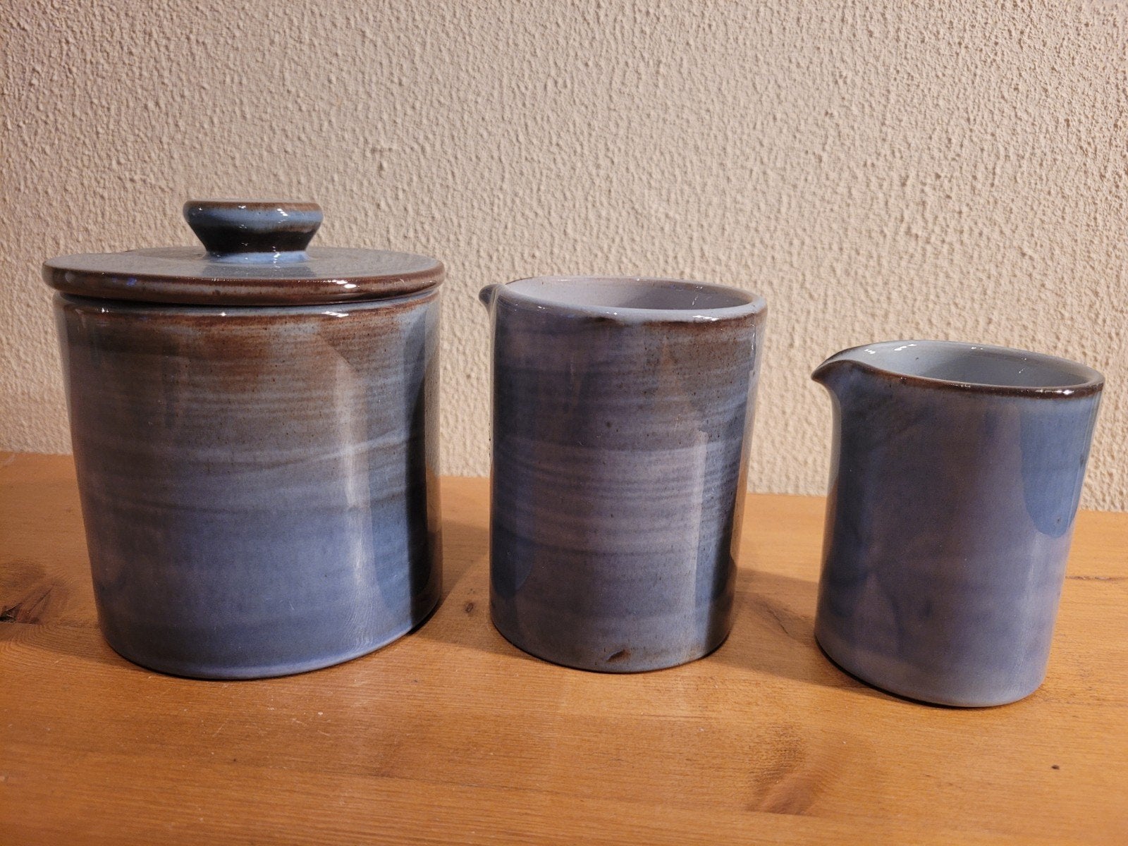 Volendams aardewerk blauw suikerpot melkkan roomstel, Overige typen, Ophalen of Verzenden, Zo goed als nieuw, Effen