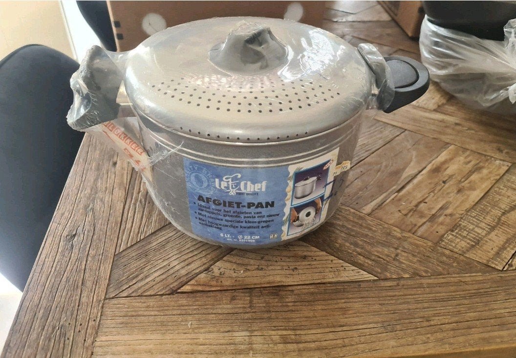 Le chef afgietpan nieuw 22 cm, Ophalen of Verzenden, Nieuw, Overige materialen