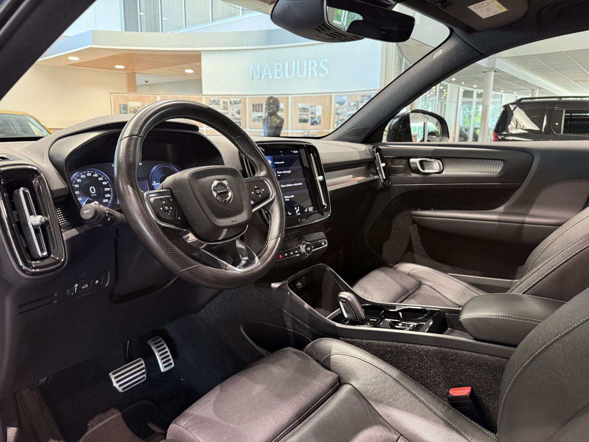 Volvo XC40 1.5 T5 Recharge R-Design, Pilot assist, Trekhaak,, Auto's, Volvo, 12 maanden, Gebruikt, Blauw, Leder