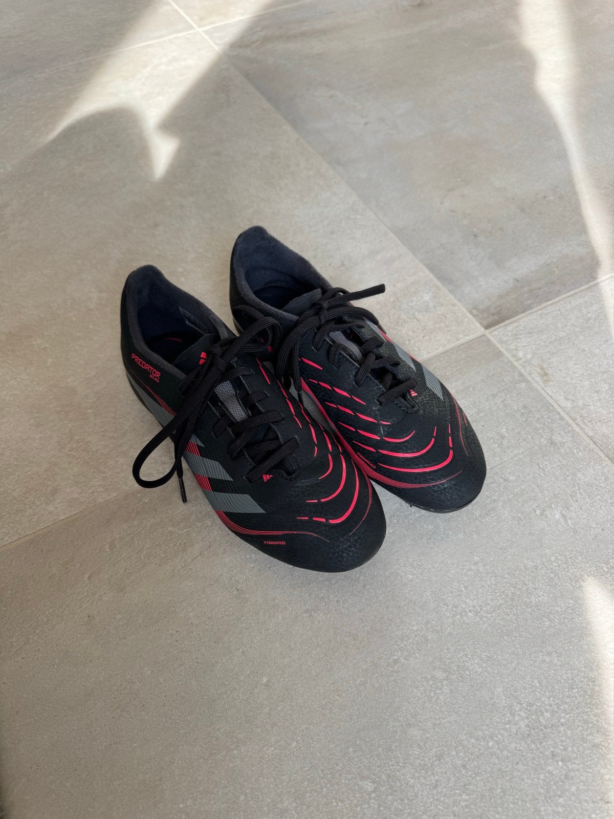 Adidas Predator voetbalschoenen maat 35, Ophalen of Verzenden, Zo goed als nieuw, Schoenen